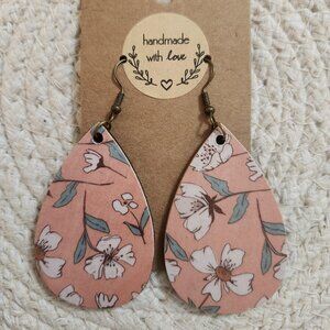 ~Handmade~ vintage style, boho, botanical earrings